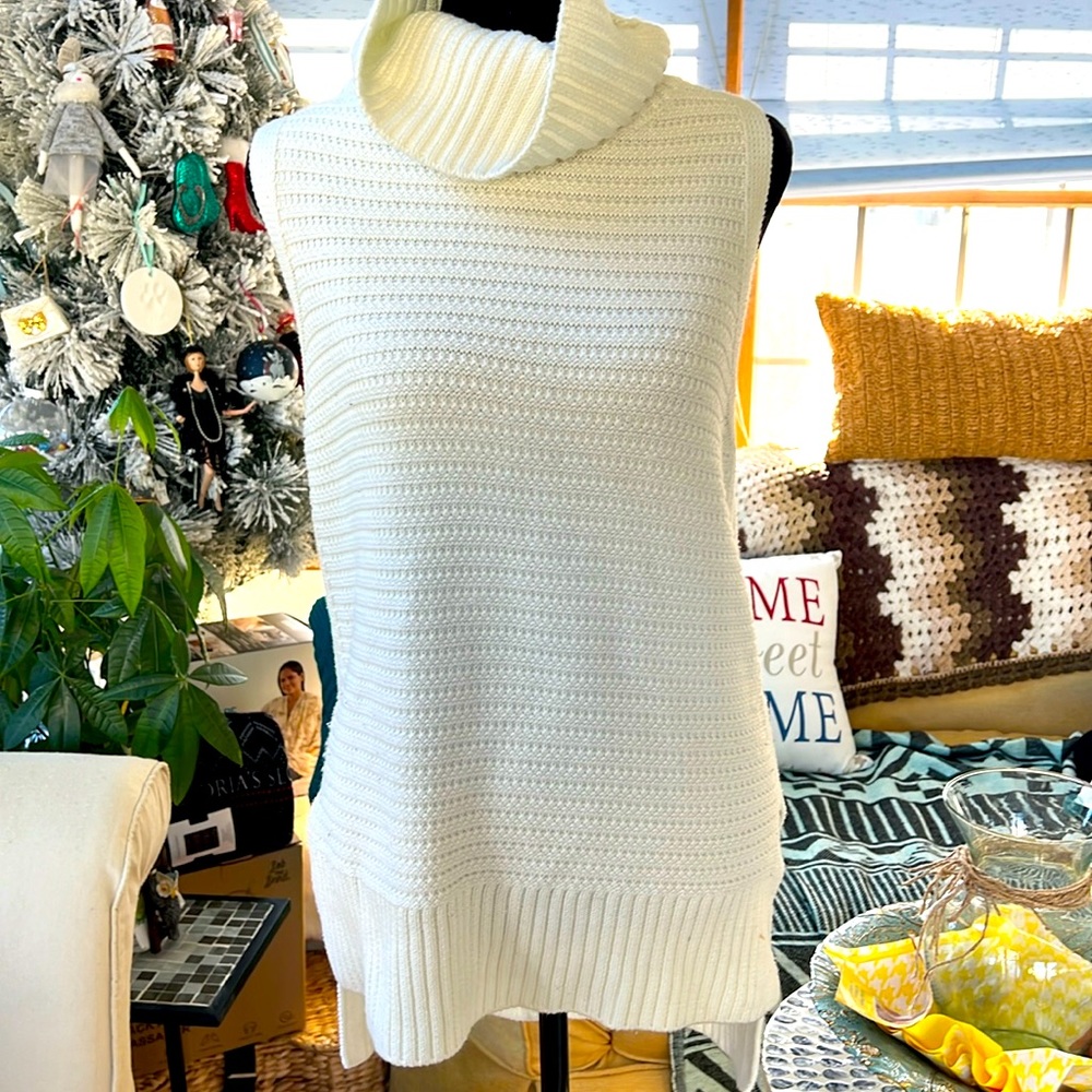 Ava turtleneck, sleeveless tunic M